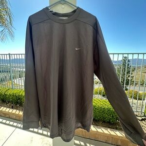 Nike Gray Long Sleeve Athletic Shirt